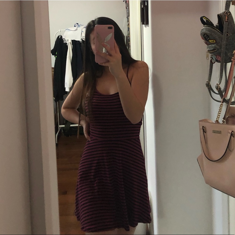 🛍FOREVER 21 FIT AND FLARE DRESS